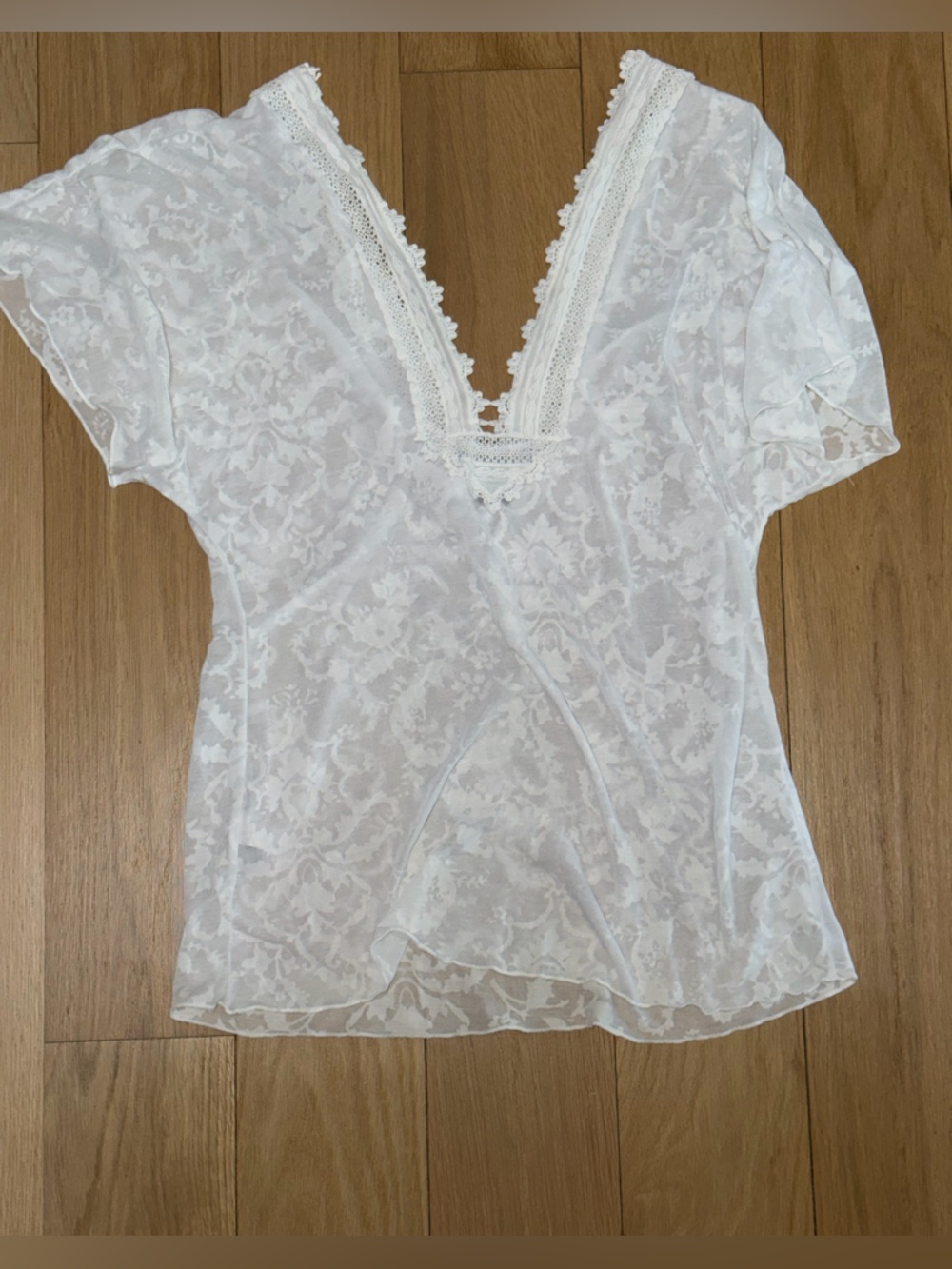 White House Black Market White Lace-Trim Sheer V-Neck Top Size Medium.